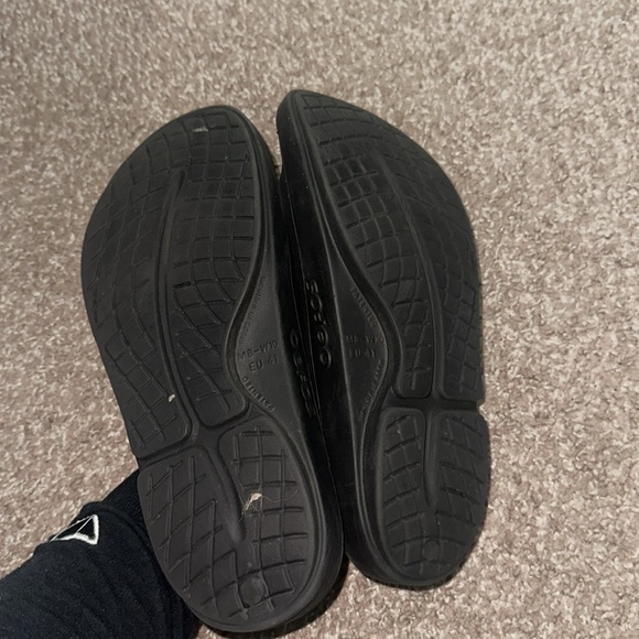 Oofos recovery slides - Picture 3 of 3